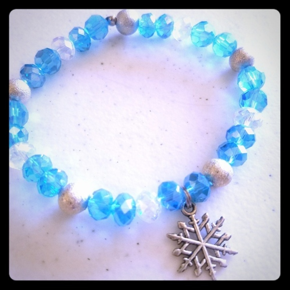 Beautiful Snowflake Charm bracelet‎